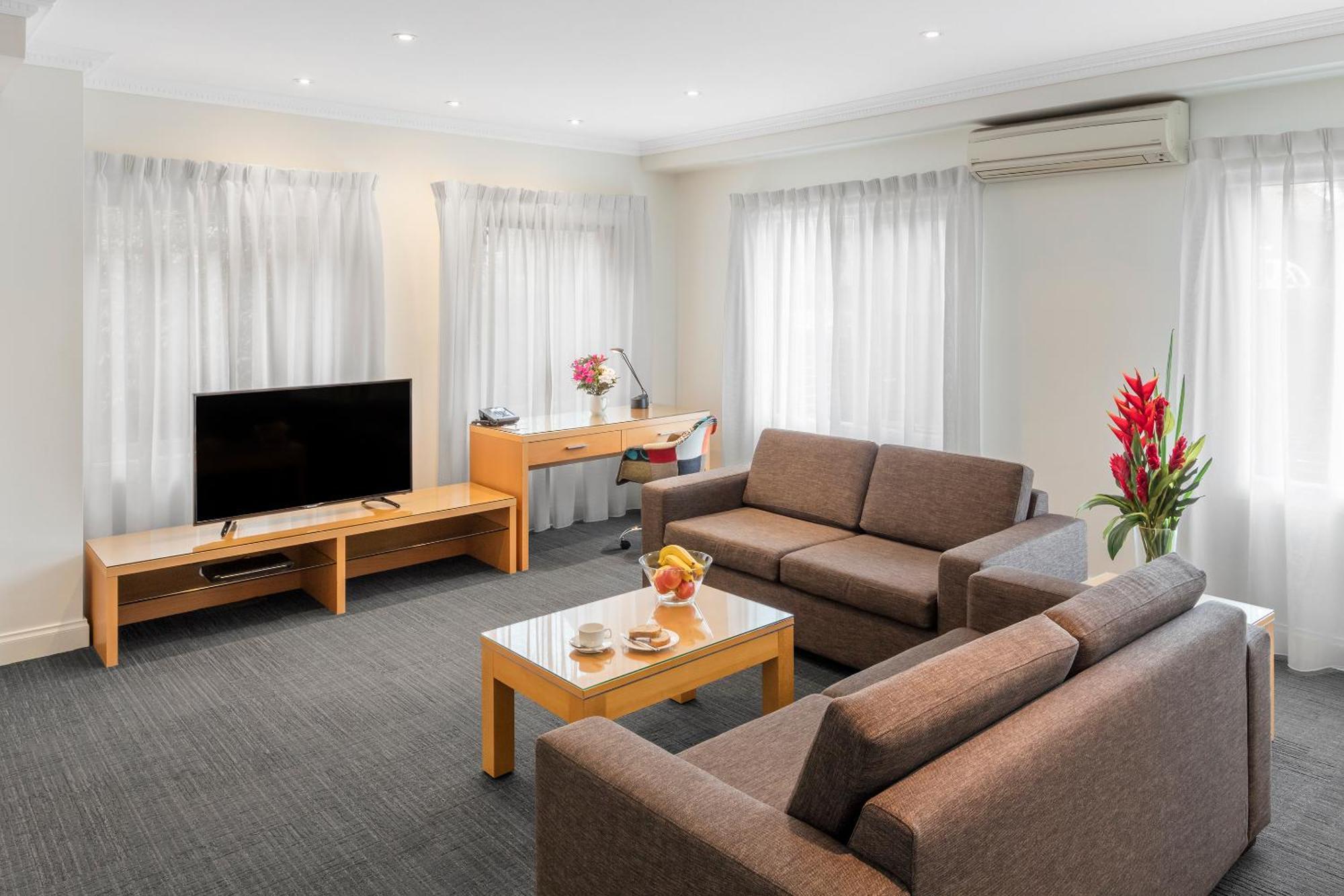 Three-Bedroom Townhouse,1212483289:JPEG
