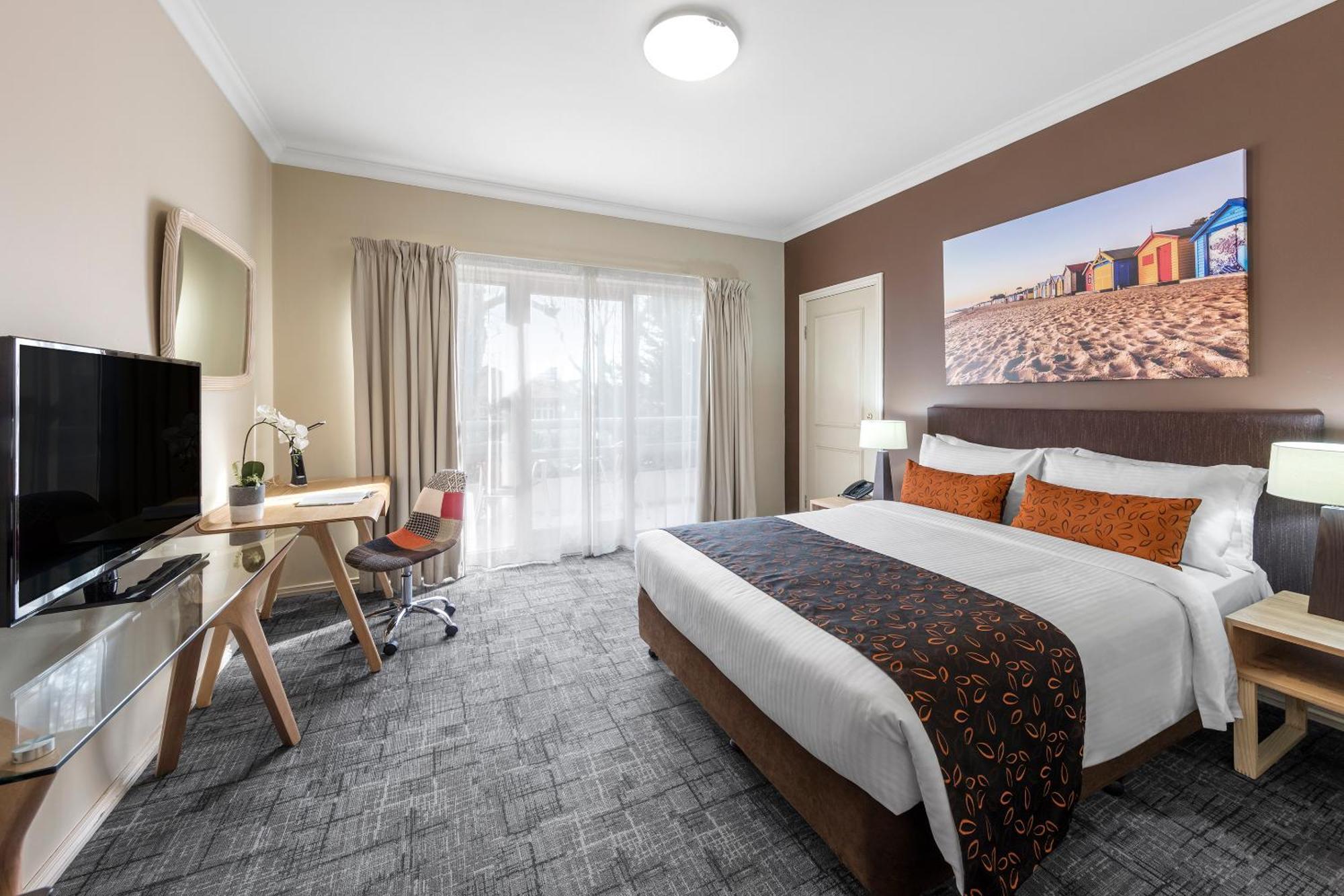 One-Bedroom Apartment,1435918735:JPEG