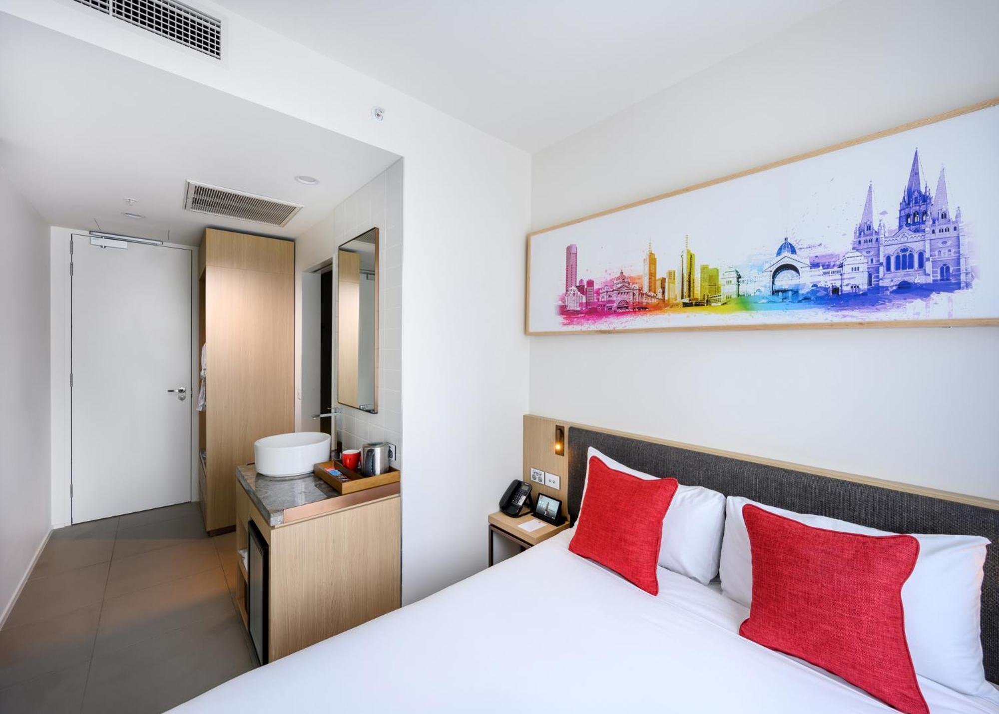 Compact Queen Room