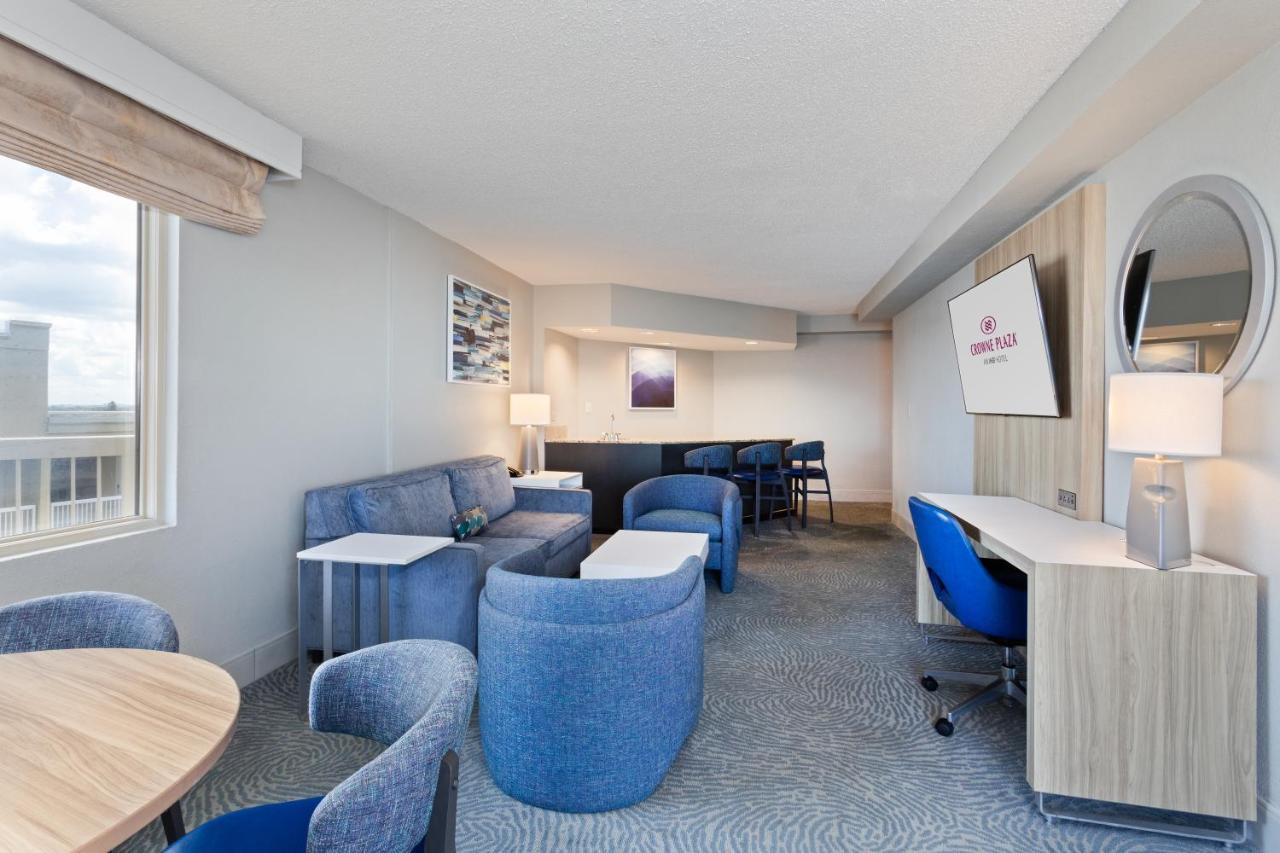 One-Bedroom Suite with Oceanfront,1328758544:JPEG