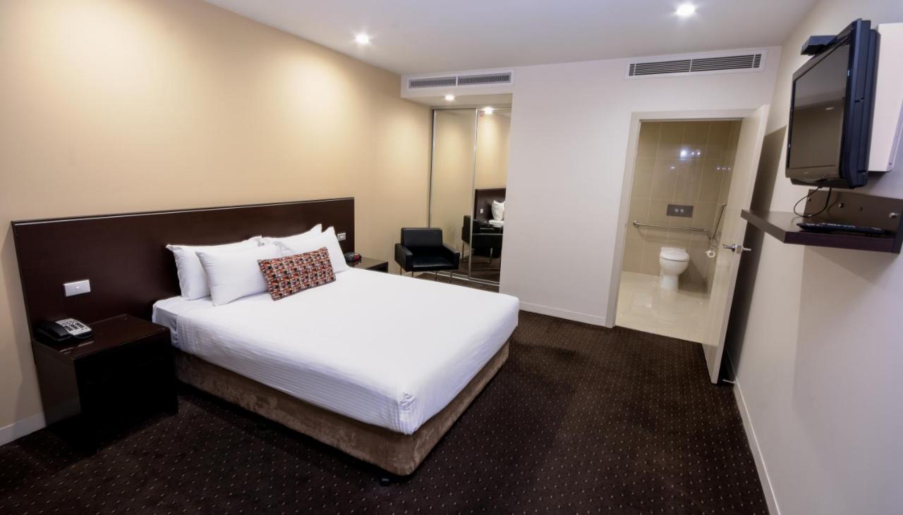 Chambre Lit Queen-Size Supérieure - Accessible aux Personnes à Mobilité Réduite