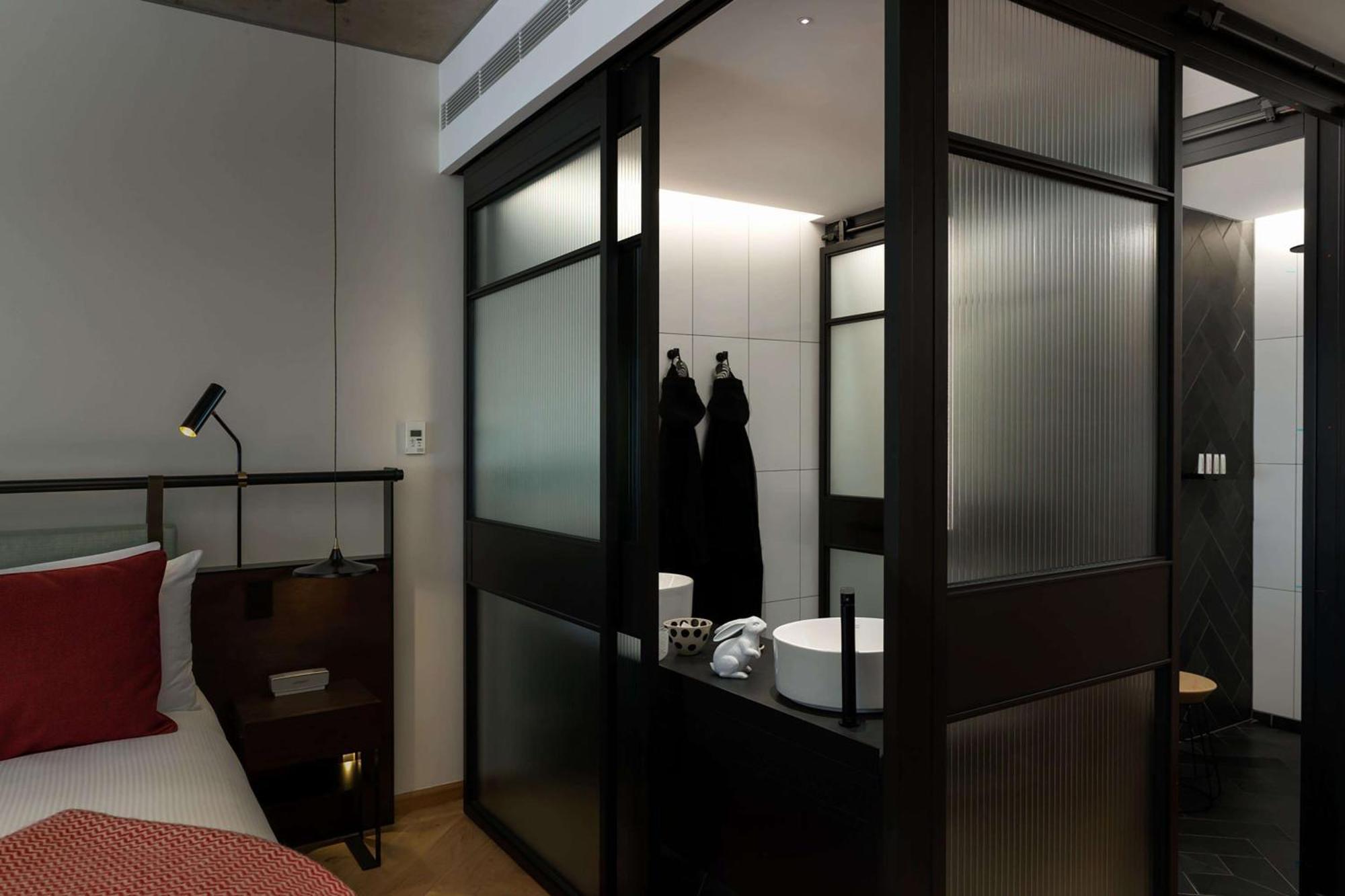QT Deluxe King Room