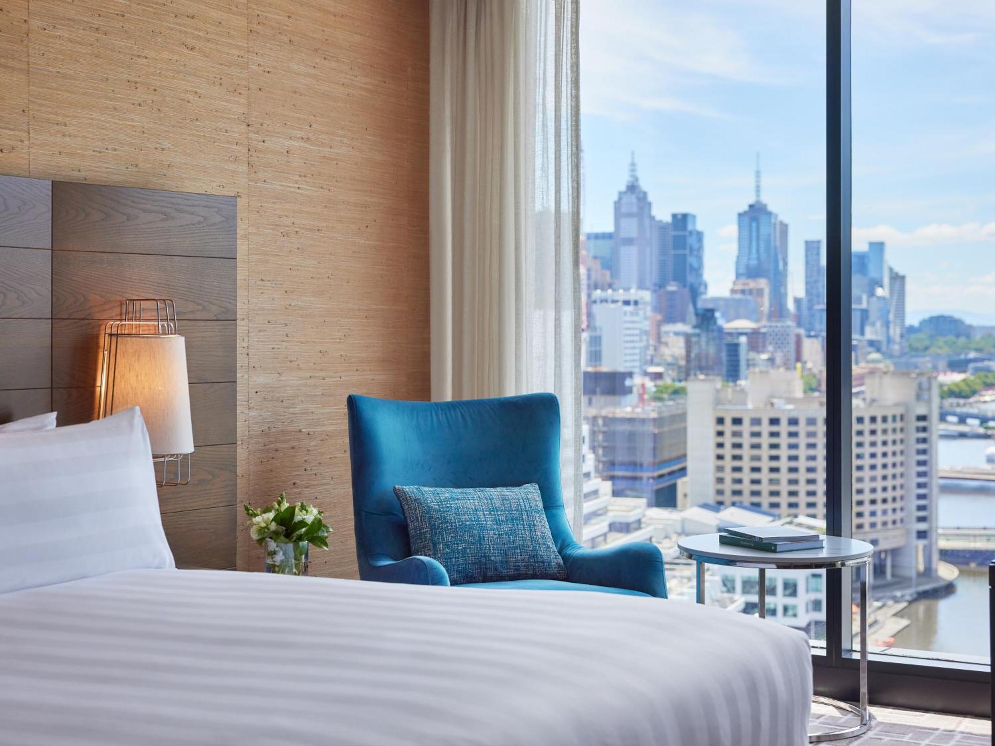 Premier Kamer met Kingsize Bed en Uitzicht op de Skyline