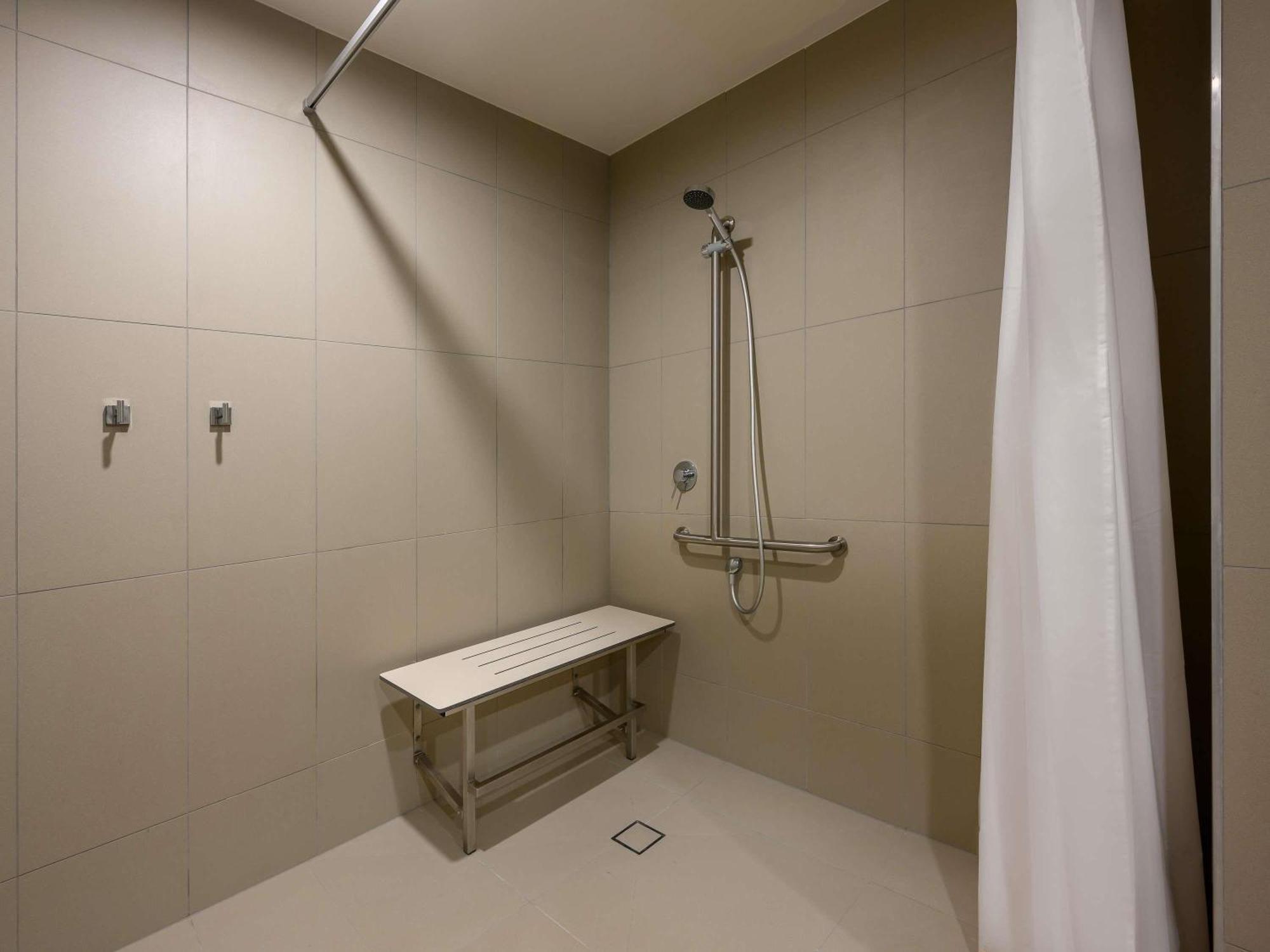 Superior King Zip Room Single Bed