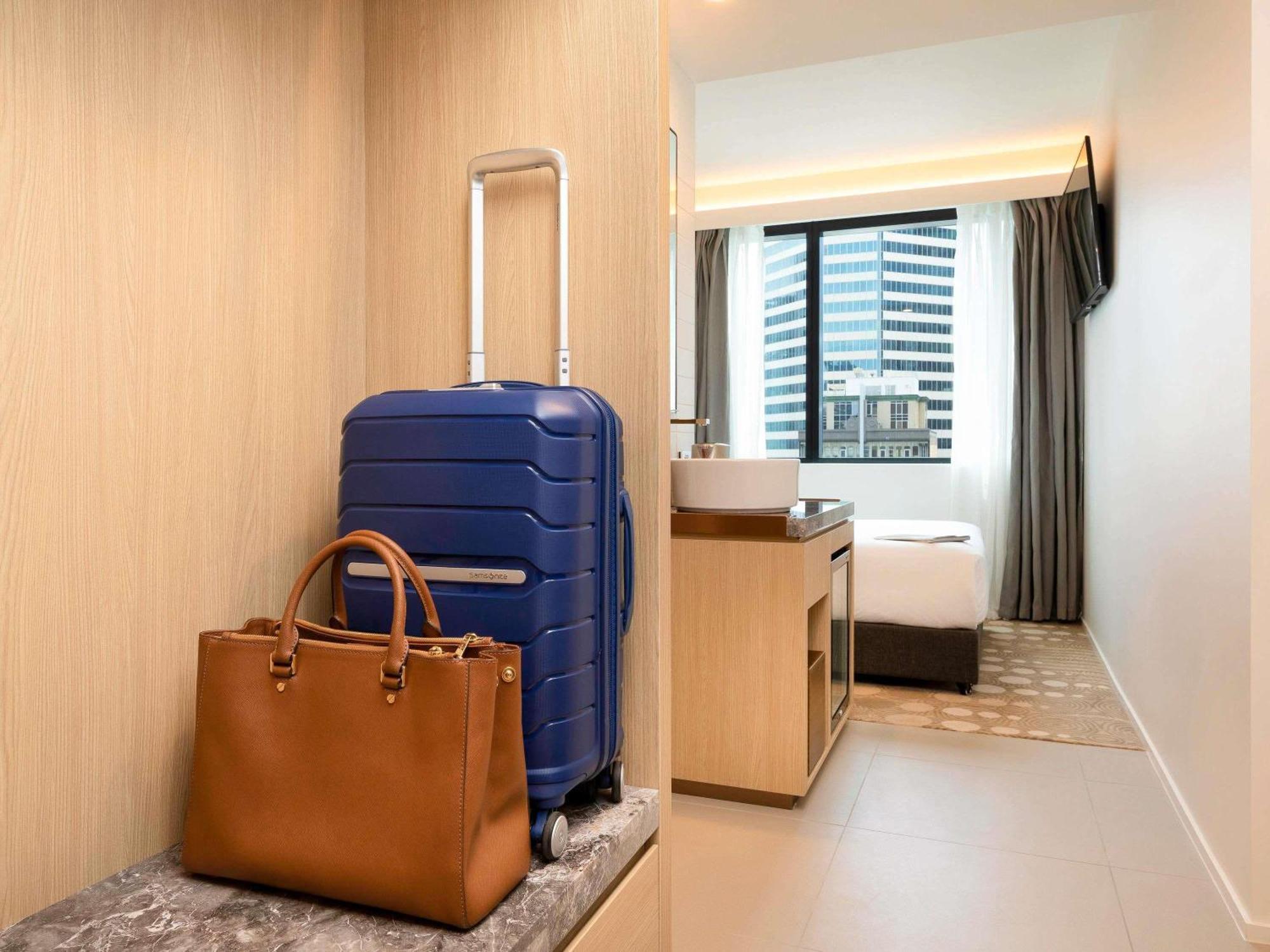 Compact Queen Room