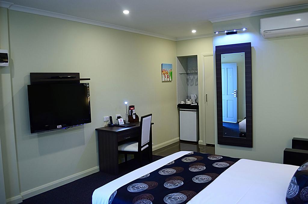 Superior Queen Room,697635450:JPEG