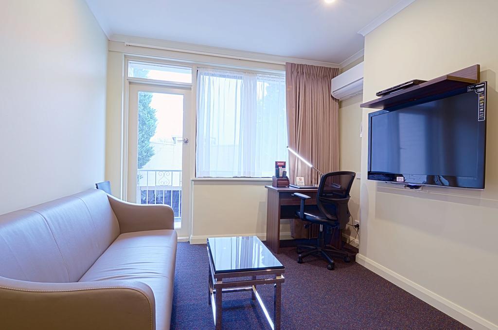 1 Bedroom Apartment with Balcony,697635387:JPEG