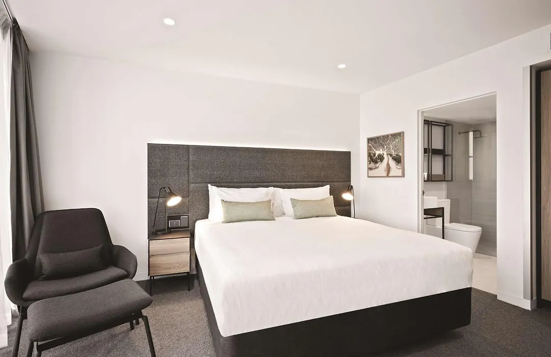 Vibe Hotel Melbourne-1