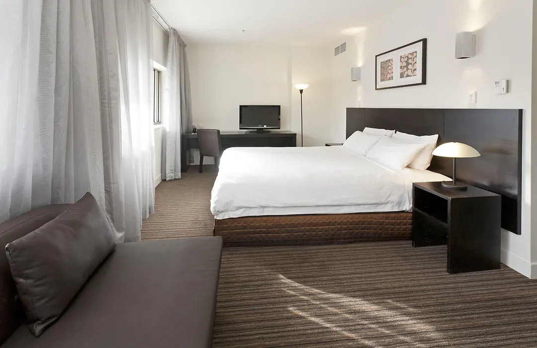 Causeway 353 Hotel-1