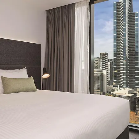Vibe Hotel Melbourne-2